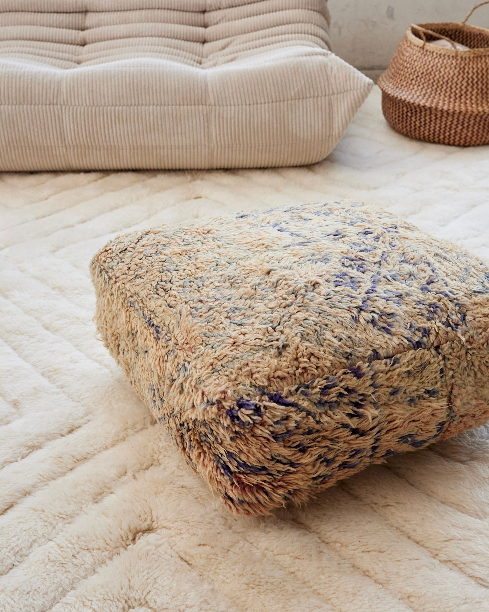 Pouf | ANDAZ + free pillow cover