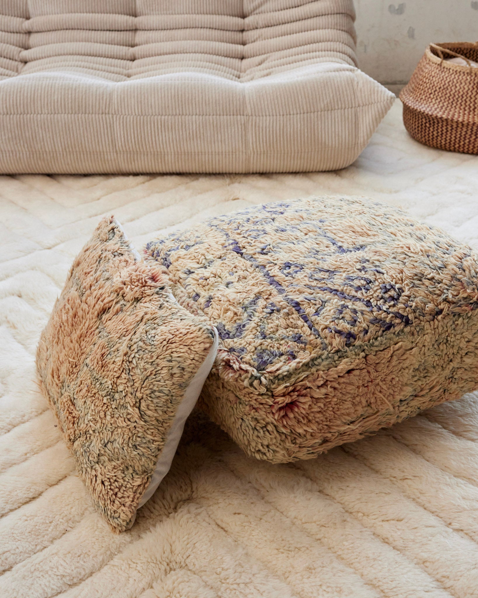 Pouf | ANDAZ + free pillow cover