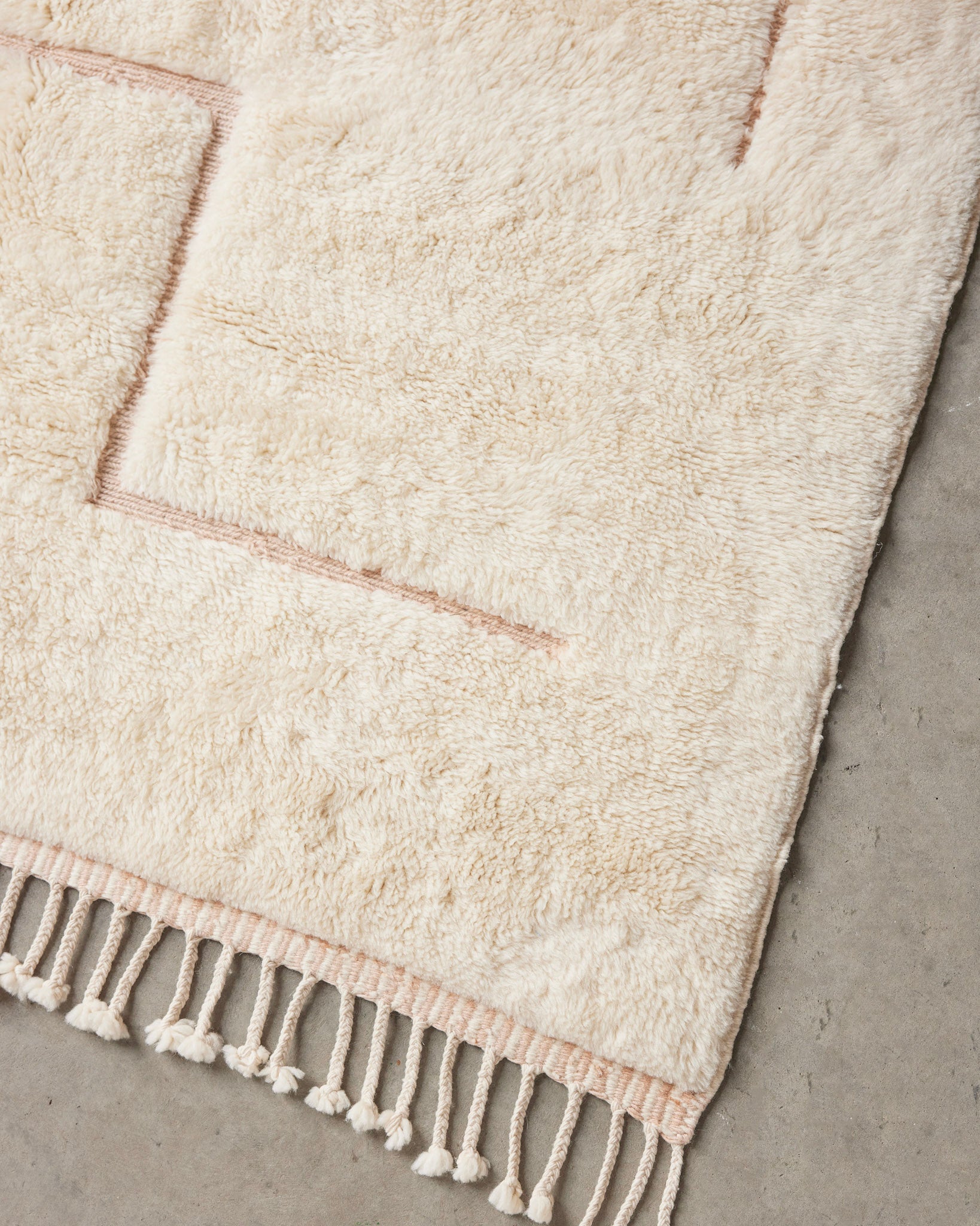 INTERSECTED | 205 x 305 cm - stock sale