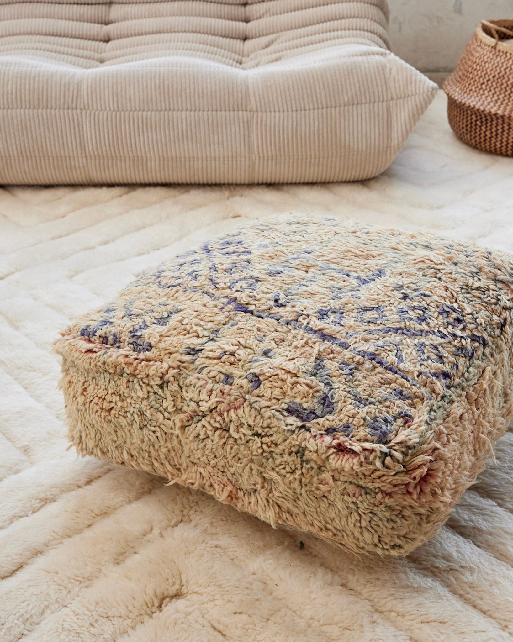 Pouf | ANDAZ + free pillow cover